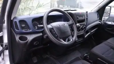 Iveco Daily 35 S14 2.3 D PLATAFORMA 2017 - 22500 EUR, 212340 km - AUTO.MOTO.pt - 212340km - foto 12 de 17