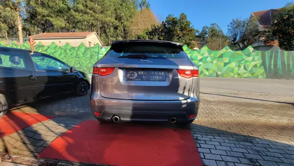 Jaguar F-Pace 2018 - 37990 EUR, 86000 km - AUTO.MOTO.pt - 86000km - foto 3 de 31