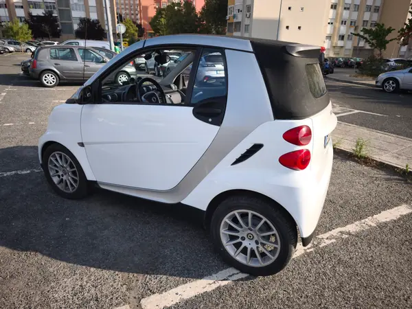 Smart Fortwo Cabrio 2007 - 6000 EUR, 106500 km - AUTO.MOTO.pt - 106500km - foto 2 de 10