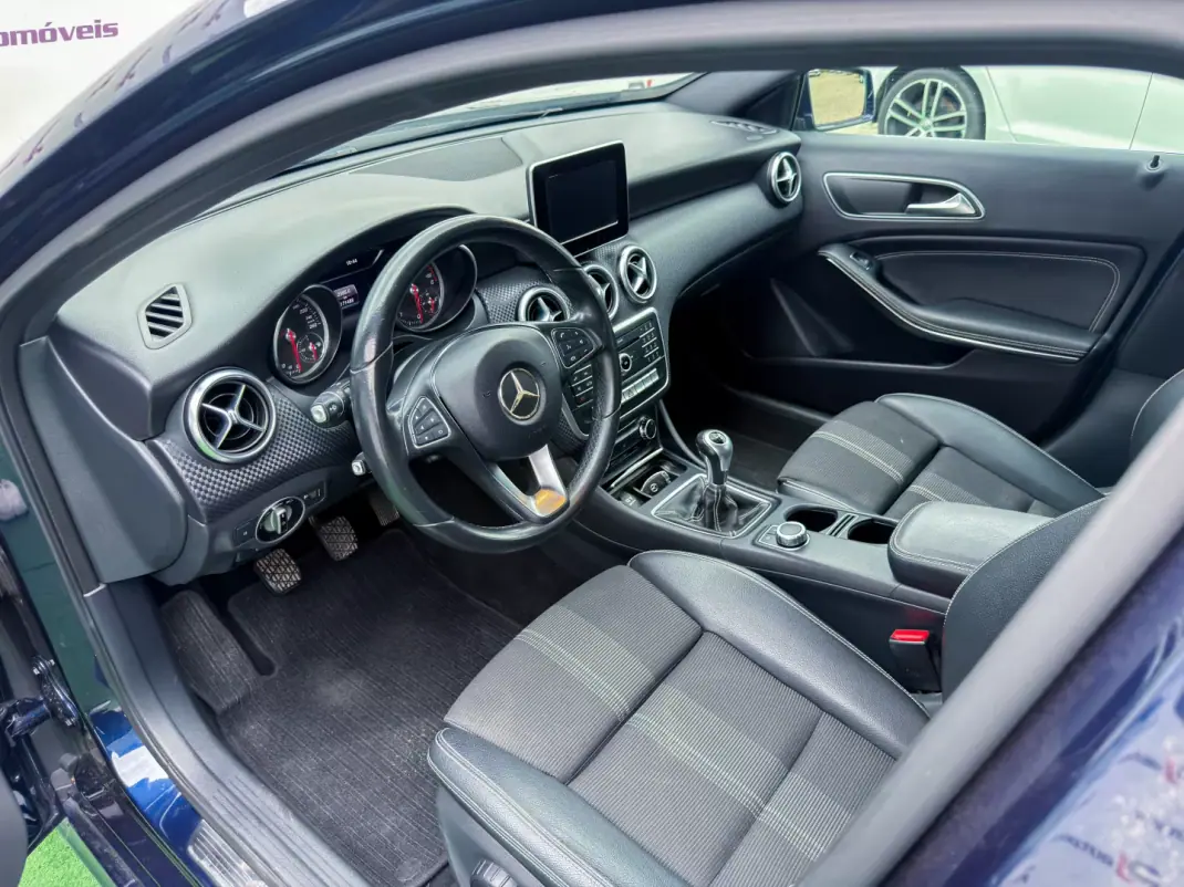 Mercedes-Benz A 180 2017 - 15990 EUR, 171488 km - 171488km - foto 15 de 22