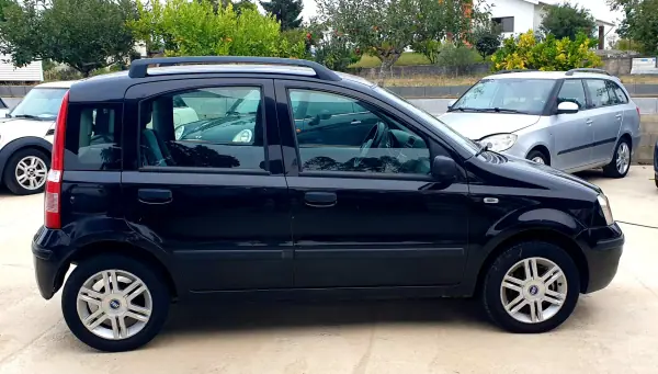 Fiat Panda 2007 - 3750 EUR, 274730 km - AUTO.MOTO.pt - 274730km - foto 4 de 21
