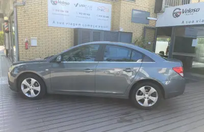 Chevrolet Cruze 2011 - 7300 EUR, 183000 km - AUTO.MOTO.pt - 183000km - foto 4 de 19