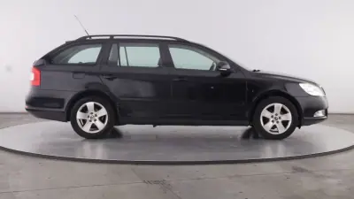 Skoda Octavia Break 2010 - 7500 EUR, 139227 km - AUTO.MOTO.pt - 139227km - foto 6 de 24