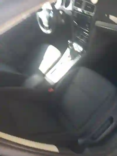 Volkswagen Golf 2017 - 10000 EUR, 245000 km - AUTO.MOTO.pt - 245000km - foto 7 de 8