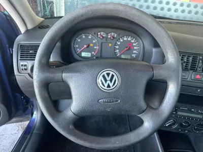 Volkswagen Golf 2000 - 4900 EUR, 199054 km - AUTO.MOTO.pt - 199054km - foto 15 de 27