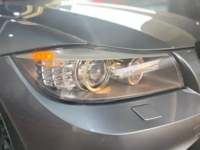 BMW 318 2010 - 10999 EUR, 181000 km - AUTO.MOTO.pt - 181000km - foto 27 de 46