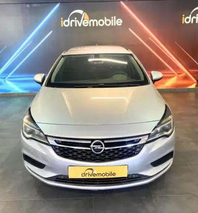 Opel Astra Sports Tourer 2018 - 8900 EUR, 209352 km - AUTO.MOTO.pt - 209352km - foto 12 de 22