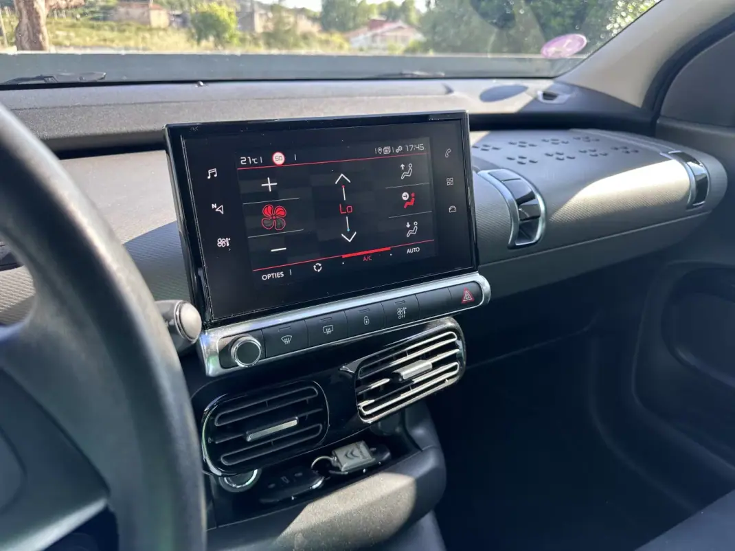 Citroën C4 Cactus 2018 - 11900 EUR, 180000 km - AUTO.MOTO.pt - 180000km - foto 32 de 47