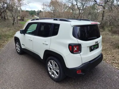 Jeep Renegade 2019 - 15900 EUR, 96500 km - AUTO.MOTO.pt - 96500km - foto 9 de 17