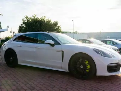 Porsche Panamera Sport Turismo 2020 - 72990 EUR, 132000 km - AUTO.MOTO.pt - 132000km - foto 3 de 22