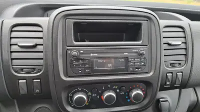 Renault Trafic 1.6DCi L1H1 2020 - 18900 EUR, 274037 km - AUTO.MOTO.pt - 274037km - foto 17 de 25