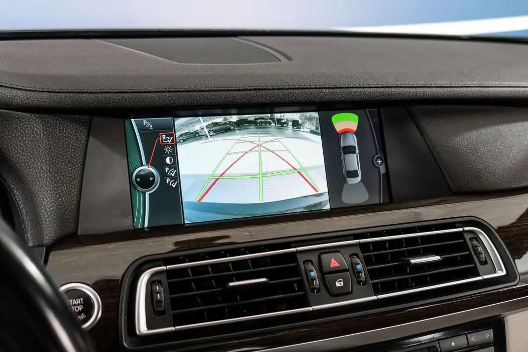 BMW 730 2011 - 25000 EUR, 172477 km - AUTO.MOTO.pt - 172477km - foto 19 de 26