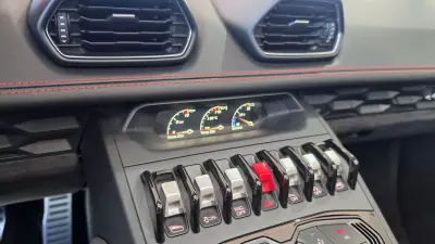 Lamborghini Huracán Spyder 2017 - 270000 EUR, 32790 km - AUTO.MOTO.pt - 32790km - foto 14 de 19