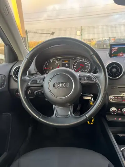 Audi A1 Sportback 2015 - 13490 EUR, 189500 km - AUTO.MOTO.pt - 189500km - foto 22 de 30