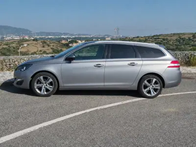Peugeot 308 SW 2016 - 10490 EUR, 123507 km - 123507km - foto 25 de 28