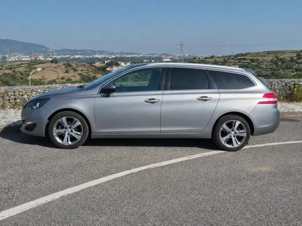 Peugeot 308 SW 2016 - 10490 EUR, 123507 km - 123507km - foto 25 de 28