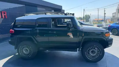 Toyota FJ 2006 - 65000 EUR, 70000 km - foto 3 de 14