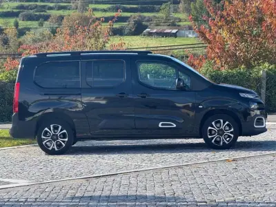 Citroën Berlingo 2021 - 18500 EUR, 211000 km - AUTO.MOTO.pt - 211000km - foto 4 de 37