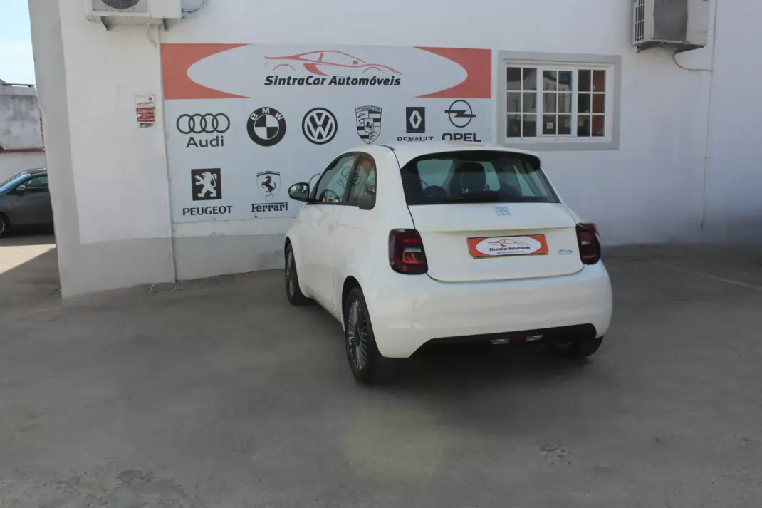 Fiat 500e 2022 - 18980 EUR, 25923 km - AUTO.MOTO.pt - 25923km - foto 5 de 10