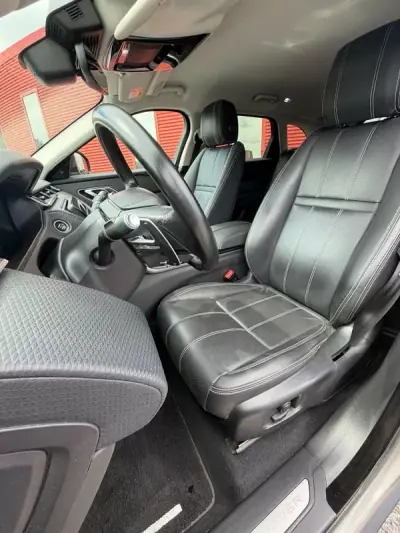 Land Rover Range Rover Velar 2022 - 39900 EUR, 160000 km - AUTO.MOTO.pt - 160000km - foto 7 de 10