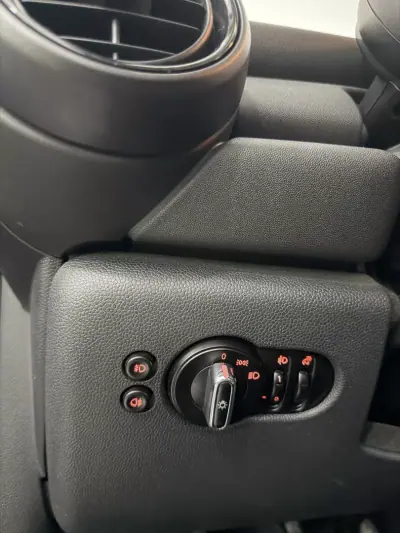 MINI Cooper 2016 - 15000 EUR, 90000 km - AUTO.MOTO.pt - 90000km - foto 8 de 12