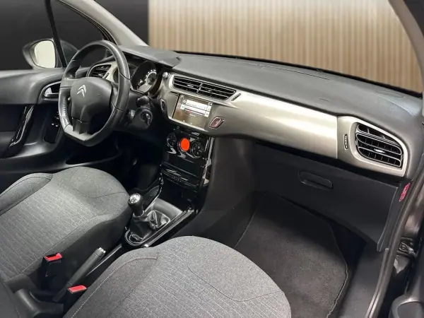 Citroën C3 2016 - 7800 EUR, 87945 km - AUTO.MOTO.pt - 87945km - foto 10 de 18