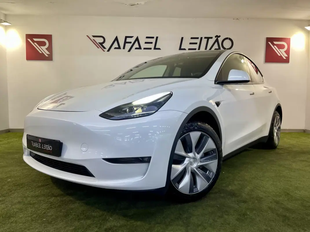 Tesla Model Y 2023 - 39500 EUR, 48000 km - 48000km - foto 2 de 43