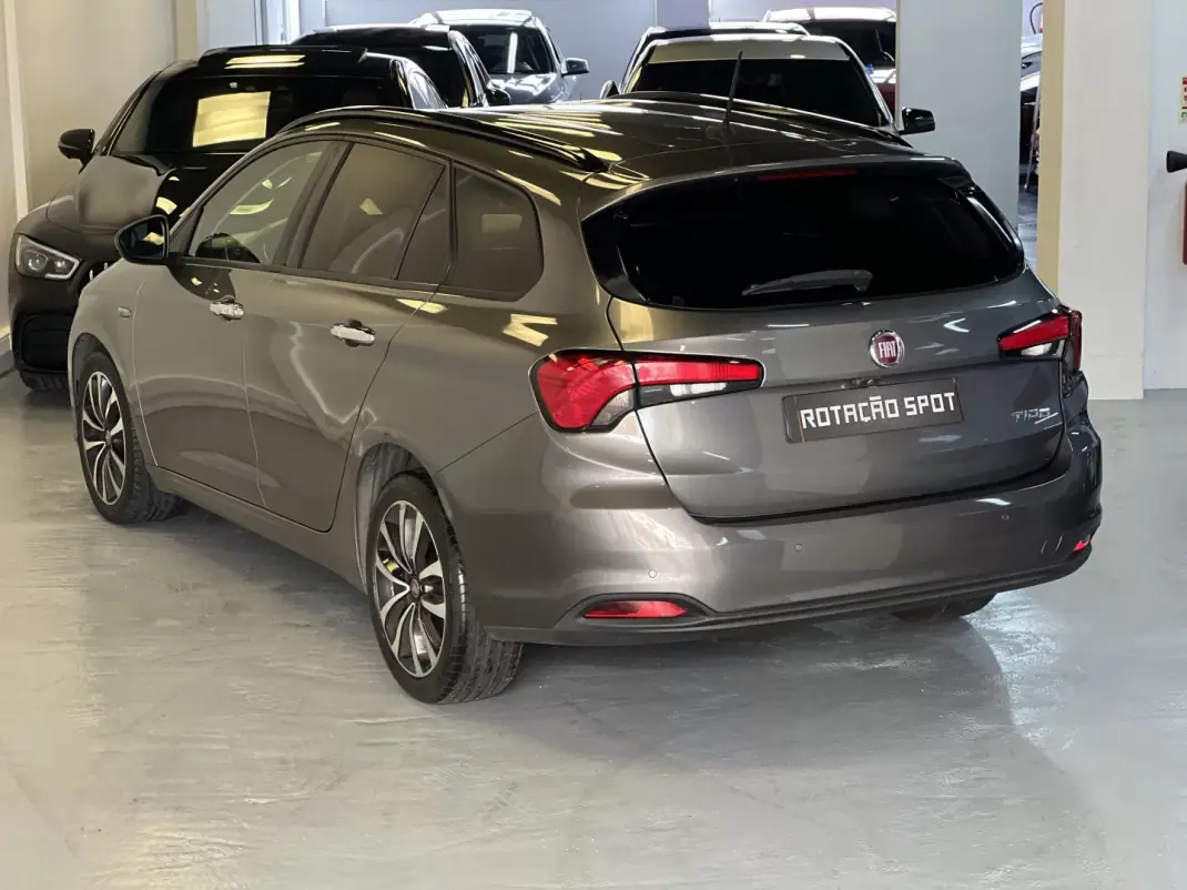 Fiat Tipo Station Wagon 2017 - 9490 EUR, 120000 km - AUTO.MOTO.pt - 120000km - foto 6 de 30