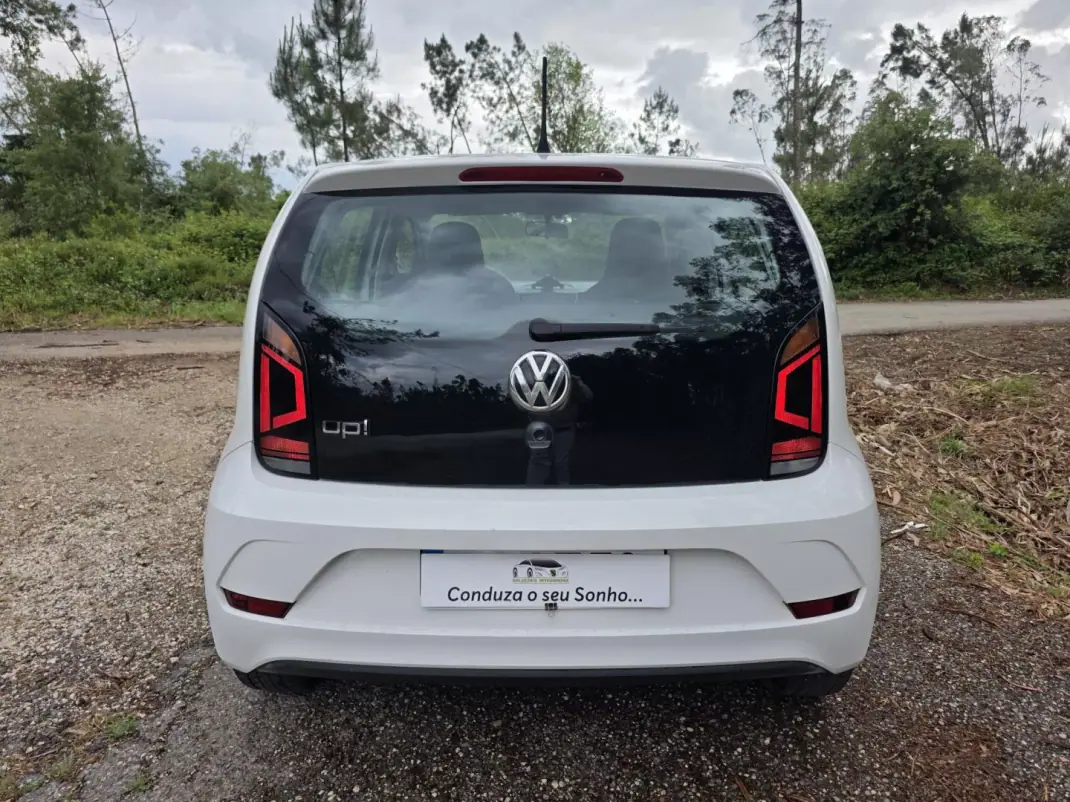 Volkswagen Up! 2016 - 7990 EUR, 152974 km - AUTO.MOTO.pt - 152974km - foto 53 de 71