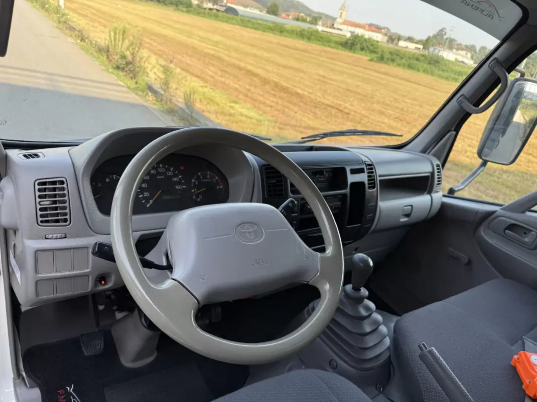 Toyota DYNA M 35.33 3.0 D4D 27.000 KMS 2007 - 34900 EUR, 95000 km - 95000km - foto 15 de 23