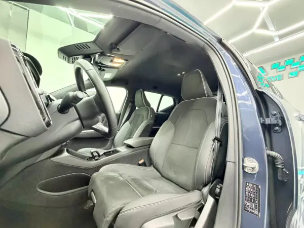 Volvo XC 40 2021 - 25000 EUR, 159000 km - AUTO.MOTO.pt - 159000km - foto 18 de 21