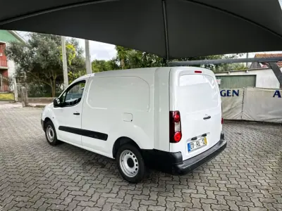 Peugeot PARTNER 1.6 HDI L2 2016 - 10890 EUR, 207000 km - AUTO.MOTO.pt - 207000km - foto 11 de 11