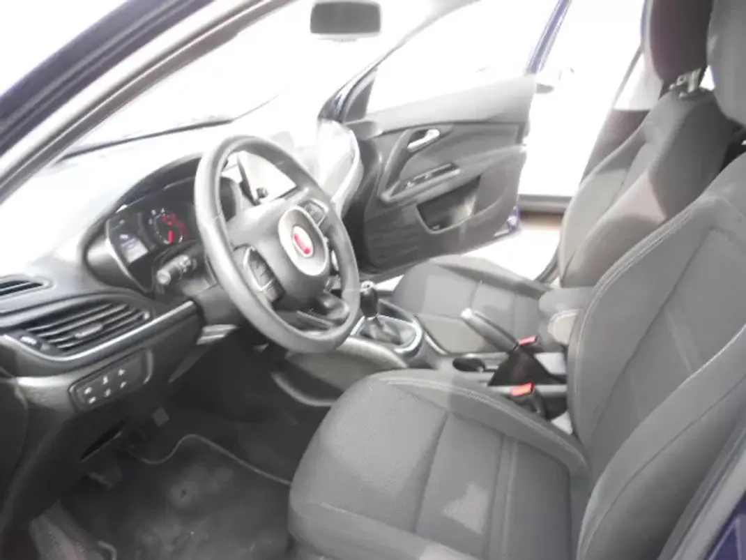 Fiat Tipo 2018 - 13500 EUR, 106069 km - AUTO.MOTO.pt - 106069km - foto 12 de 12