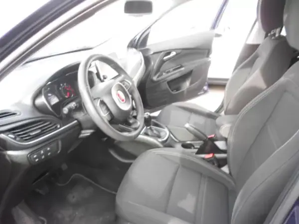 Fiat Tipo 2018 - 13500 EUR, 106069 km - AUTO.MOTO.pt - 106069km - foto 12 de 12
