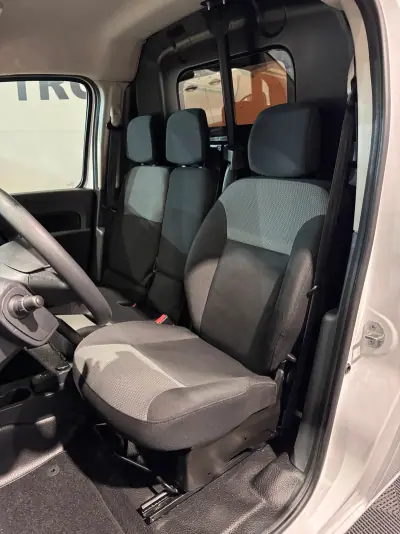 Renault KANGOO MAXI 1.5 DCI BUSINESS S/S 2020 - 13750 EUR, 151000 km - AUTO.MOTO.pt - 151000km - foto 9 de 33