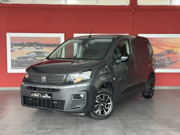 Peugeot PARTNER GIRAFON 2022 - 16990 EUR, 79102 km - AUTO.MOTO.pt - 79102km - foto 2 de 19
