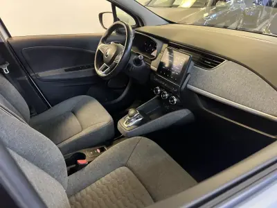 Renault Zoe 2020 - 15990 EUR, 67000 km - 67000km - foto 7 de 32