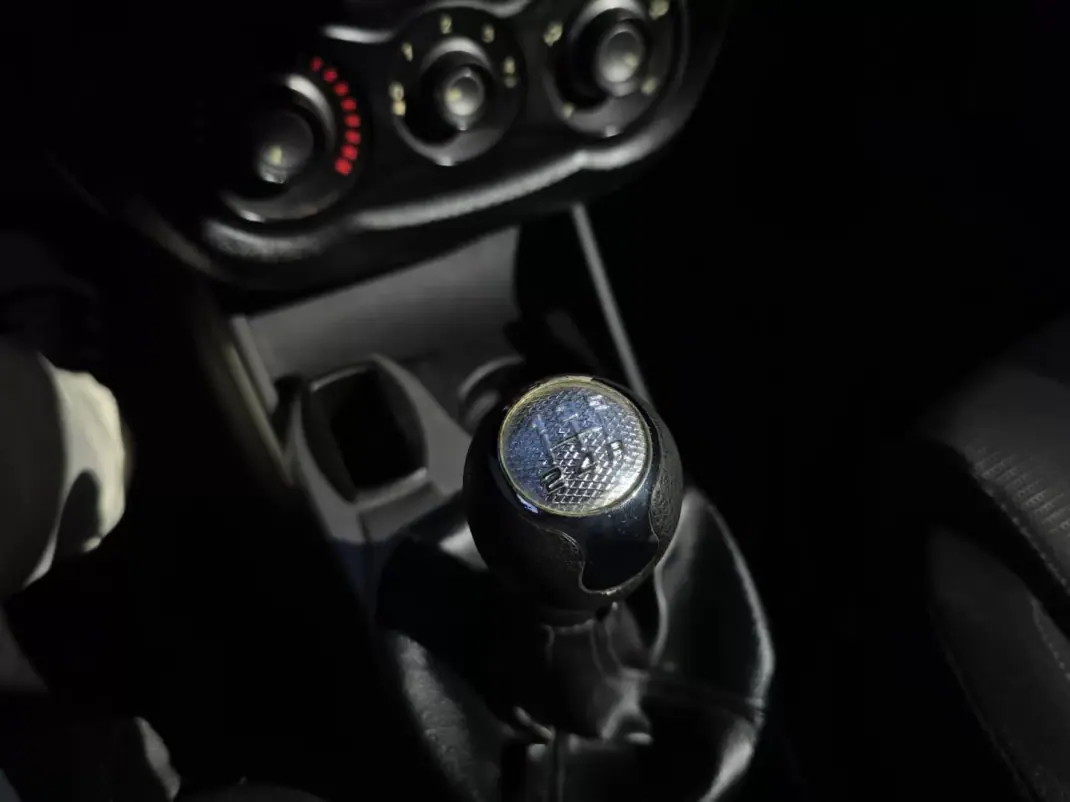 Alfa Romeo MiTo 2010 - 7450 EUR, 163000 km - AUTO.MOTO.pt - 163000km - foto 7 de 20