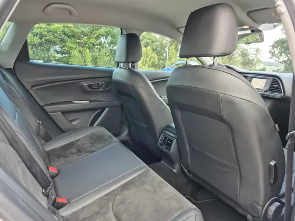 SEAT Leon 2014 - 13900 EUR, 222880 km - AUTO.MOTO.pt - 222880km - foto 17 de 21
