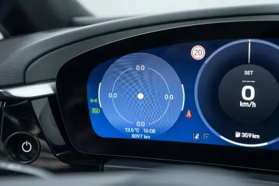 Porsche Macan 2025 - 89950 EUR, 8000 km - AUTO.MOTO.pt - 8000km - foto 30 de 57