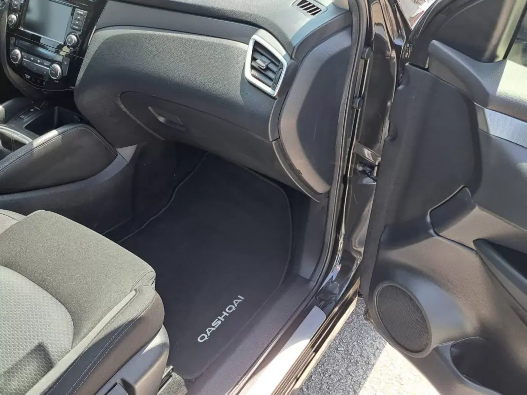 Nissan Qashqai 2019 - 18750 EUR, 92563 km - 92563km - foto 20 de 50