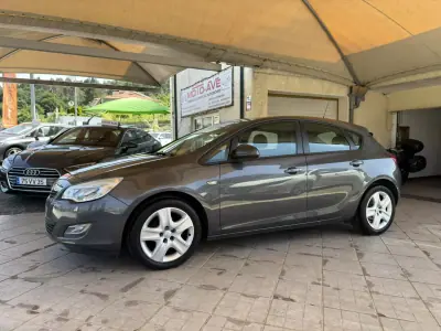 Opel Astra 2011 - 6450 EUR, 250730 km - AUTO.MOTO.pt - 250730km - foto 4 de 26
