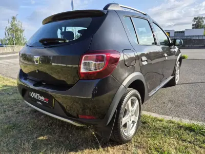 Dacia Sandero 2016 - 10499 EUR, 31976 km - AUTO.MOTO.pt - 31976km - foto 2 de 26