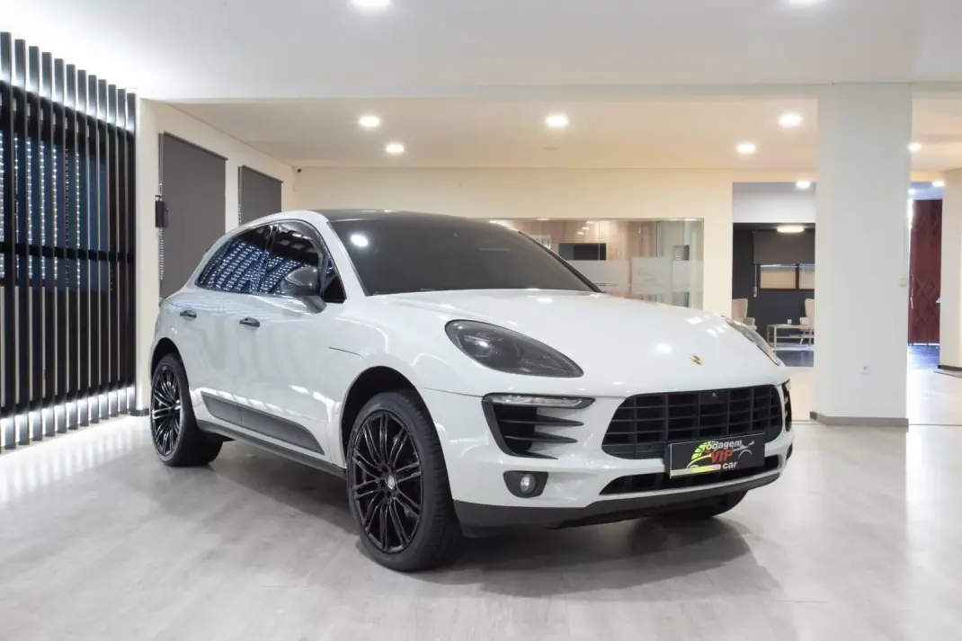 Porsche Cayenne 2015 - 41000 EUR, 200000 km - AUTO.MOTO.pt - 200000km - foto 1 de 8