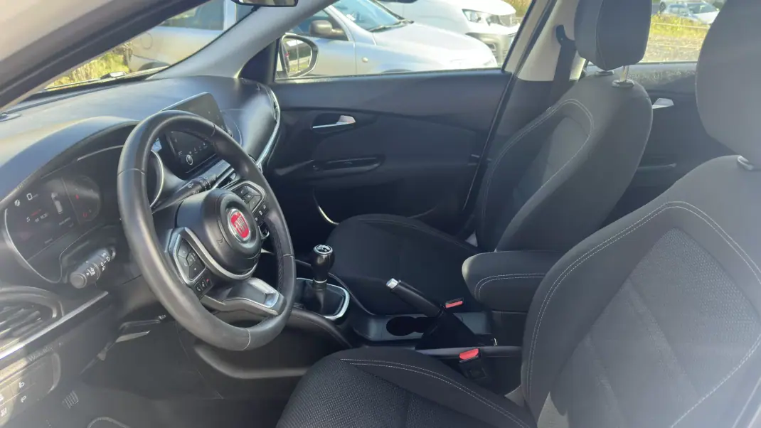 Fiat Tipo 2022 - 13490 EUR, 72000 km - AUTO.MOTO.pt - 72000km - foto 19 de 20