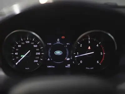 Land Rover Range Rover Evoque 2018 - 20990 EUR, 128931 km - AUTO.MOTO.pt - 128931km - foto 17 de 21