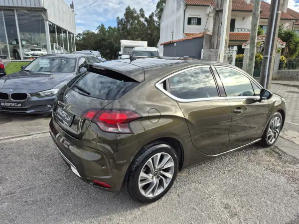 Citroën DS4 2012 - 11400 EUR, 214040 km - AUTO.MOTO.pt - 214040km - foto 9 de 29