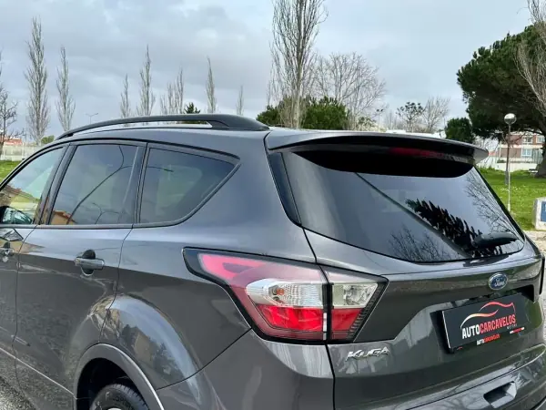 Ford Kuga 2017 - 15450 EUR, 78000 km - AUTO.MOTO.pt - 78000km - foto 17 de 60