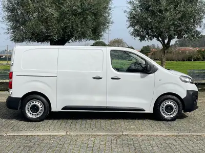 Opel COMBO 2022 - 17450 EUR, 123000 km - AUTO.MOTO.pt - 123000km - foto 5 de 37