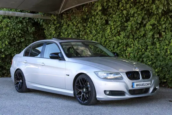 BMW 320 2010